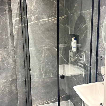 Elegance Golden Tower Skyview -12th Floor Balcony Tirana