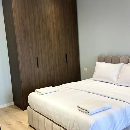 Elegance Golden Tower Skyview -12th Floor Balcony Lejlighed *